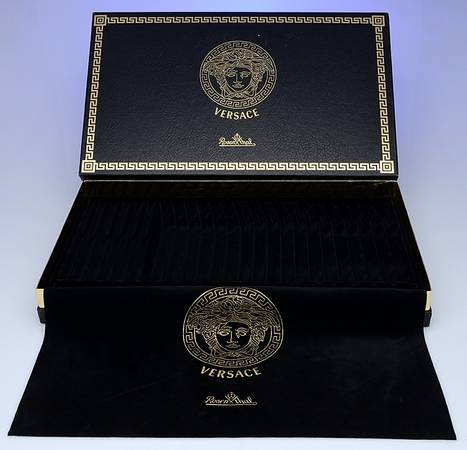 Medusa (Gold Plated) Used Flatware Chest, No Drawer