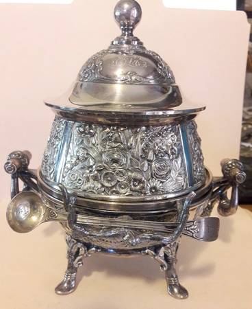 2795 (Silverplate, Hollowware) Round Covered Butter with Strainer & Master Knife