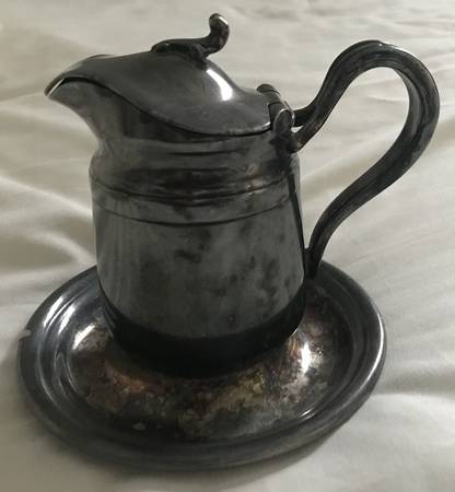 2800 (Silverplate, Hollowware) Individual Syrup Pitcher with Underplate