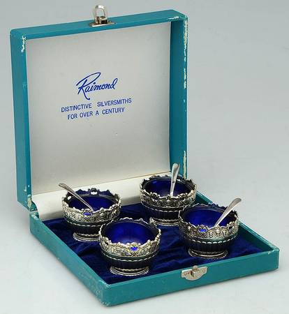 Silverplate Hollowware Individual Open Salt w/Cobalt Liner & Spoon - Set of 4 with Case