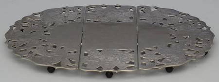 Silverplate Hollowware Expandable Trivet by Raimond
