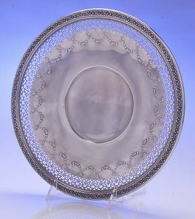 1702 (Silverplate, Hollowware) Silverplate Sandwich Plate