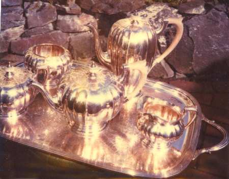 Windsor Castle (Silverplate, Hollowware) 5-Piece Plated Tea Set (with Waste)