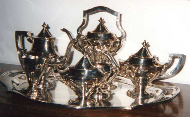 675 (Sterling, Hollowware) Coffee Pot