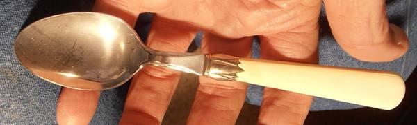 Monet-Cream (Stainless) Place/Oval Soup Spoon