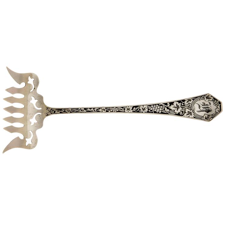 Grape (Sterling, 1905) Large Solid Tined Sardine Serving Fork