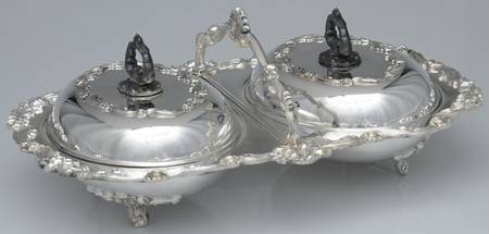 Silverplate Hollowware 2 Part Handled Buffet Server