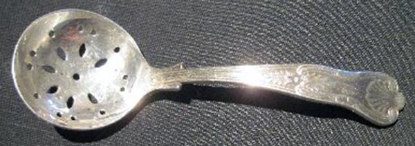 Kings (Silverplate) Large Sugar Sifter