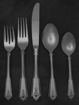 Norcrest-Brentwood (Stainless) 5 Piece Place Setting