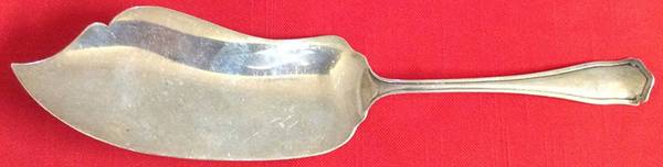 Dolores (Sterling, 1909, No Monograms) Large Solid Fish Serving Knife