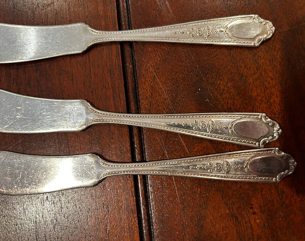 SD1 (Silverplate) Flat Handle Butter Spreader