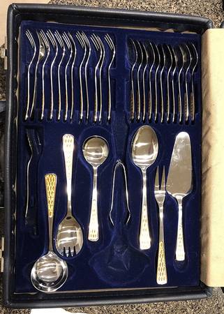 SBB7 (SILVERPLATE, GOLD ACCENTS) All Stainless Pie Server