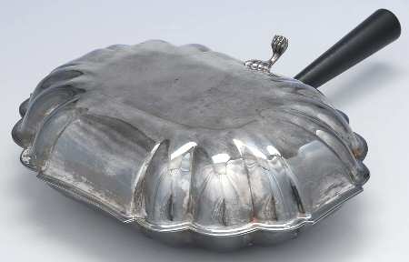 Chippendale (Silverplate, Hollowware) Silent Butler with Hinged Lid
