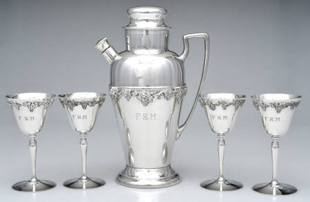 SHC7 (Silverplate, Hollowware) 5-Piece Martini Set (Shaker and 4 Cups)
