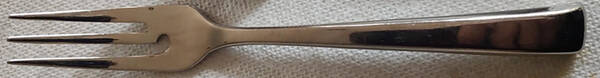 Imagine (Silverplate on 18-10 Stainless) Pastry Fork