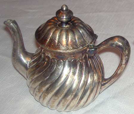 82DD (Silverplate, Hollowware) Teapot