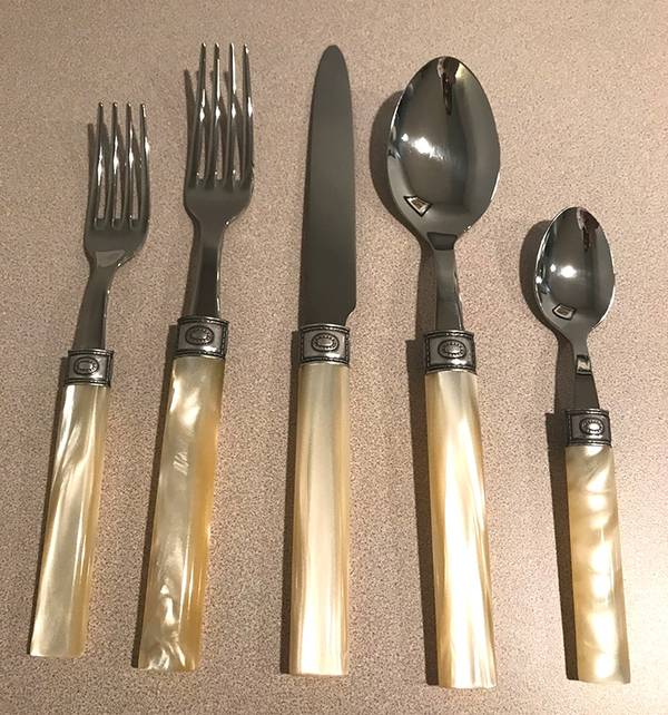 Saddle-Pearl (Stainless) by Sabre