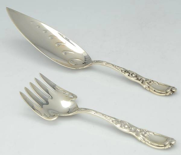 Chrysanthemum (Sterling, 1880) 2 Piece Large Solid Fish Serving Set