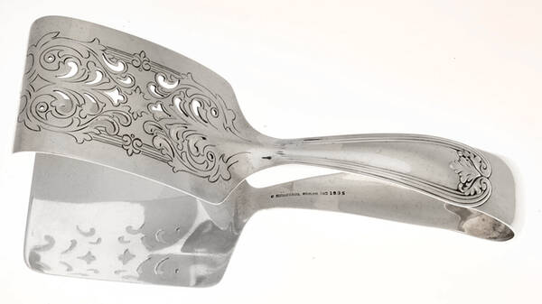 Colonial (Sterling, 1895) Solid Piece Aspragus Tongs