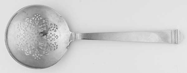 Hampton (Sterling, 1934, No Monograms) Large Pierced Pea Serving Spoon