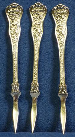 Olympian (Sterling, 1878, No Monograms) Solid Nut Pick