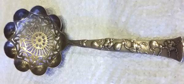 Vine-Multi Motif (Sterling, 1872) Small Sugar Sifter
