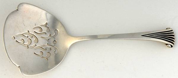 Onslow (Sterling, 1931-1974) Solid Bon Bon Spoon
