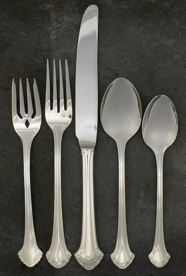 Boston Chippendale (Silverplate-1987) 5 Piece Place Setting by Towle Silver