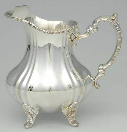 Grand Duchess (Silverplate, Hollowware) Plated Water Pitcher with Ice Lip