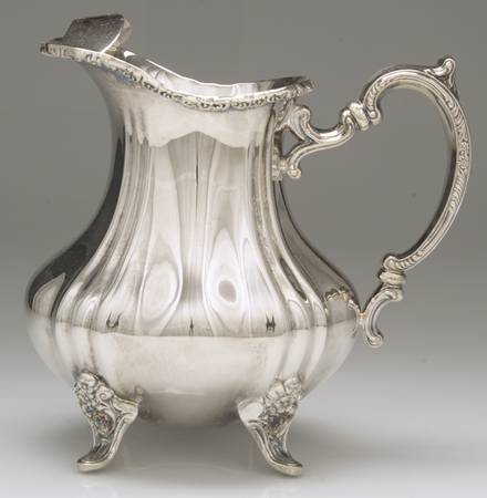 Grand Duchess (Silverplate, Hollowware) Plated Water Pitcher with Ice Lip