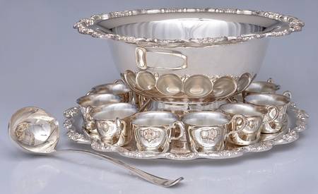 Grand Duchess (Silverplate, Hollowware) 15 Pc Punch Set (Bowl,12 Cup,Tray,Ladle)