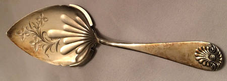 Shell II (Silverplate, 1889) Large Solid Bright Cut Pie Knife