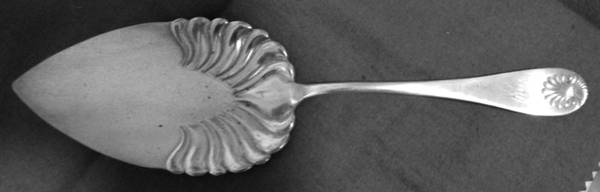 Shell I (Silverplate, 1888) Large Solid Pie Knife
