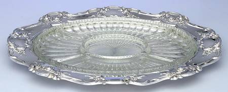 Old Master-Embossed(Silverplate, Roses-Scrolls) 5 Part Relish with Glass Divided Liner