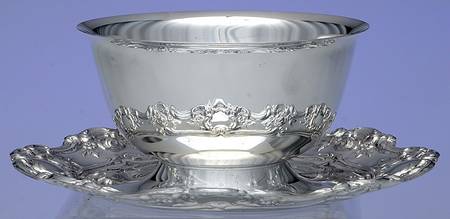 Old Master-Embossed(Silverplate, Roses-Scrolls) Sauce/Gravy Boat