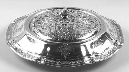Louis XIV (Sterling, Hollowware) Centerpiece with Frog