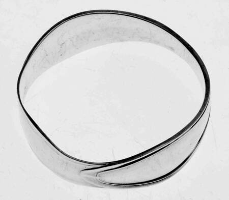 Mary Chilton (Sterling, Hollowwaree) Round Napkin Ring