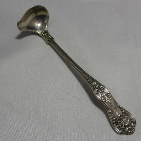 English King (Sterling, 1885, No Monograms) Mustard Spoon
