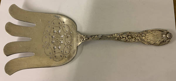 Chrysanthemum (Sterling, 1880) Large Solid Asparagus Serving Fork