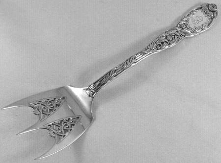 Chrysanthemum (Sterling, 1880) Solid Bread Serving Fork
