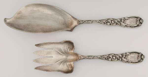 Chrysanthemum (Sterling, 1880) Solid 2-Piece Small Fish Serving Set