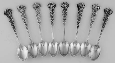 Holly and Mistletoe (Sterling) (Set of 8) Monogrammed Demitasse Spoons