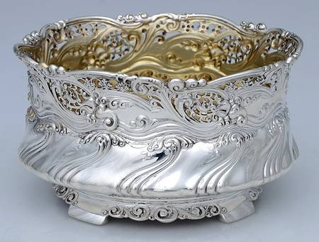 Wave Edge (Sterling, 1884, Waves, Hollowware) Wine Bottle Coaster