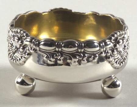 English King (5011, Sterling, Hollowware) Individual Mini Open Salt