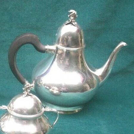 23700 (Sterling, Hollowware) Teapot