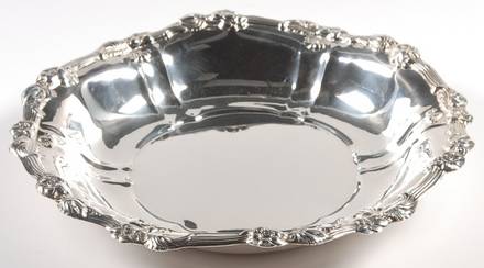 Old English (Silverplate, Hollowware) 12" Round Vegetable