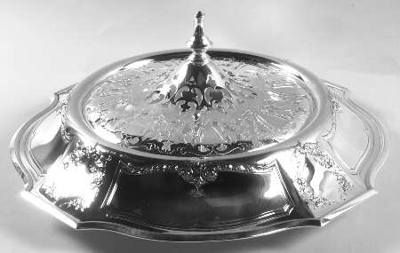 Virginia Carvel (Sterling, 1921) Centerpiece with Frog