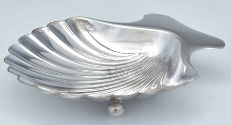 22479 (Sterling, Hollowware) 4" Shell Shape Bon Bon
