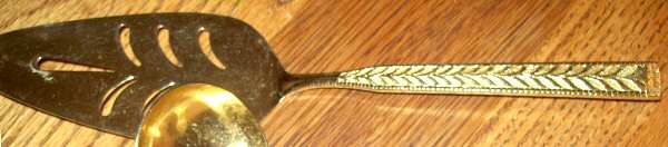 TWS116g (Gold, Electroplate) Solid Pie Server
