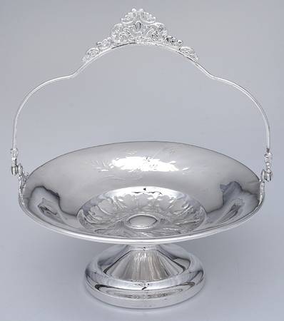Silverplate Hollowware 8" Handled Basket